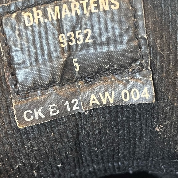 DR. MARTENS MEN'S 9352 BLACK GRUNGE COMBAT BOOTS - Picture 8 of 15